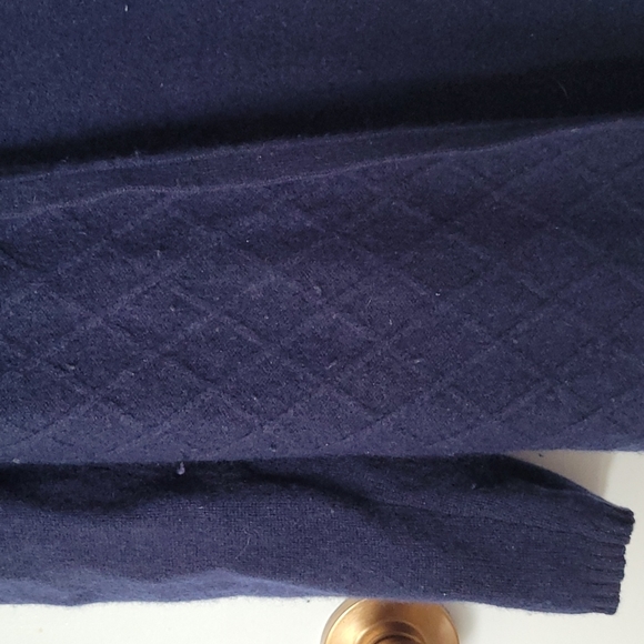 Cashmere Sweater Navy Blue Size M  but fits like S - Picture 3 of 4